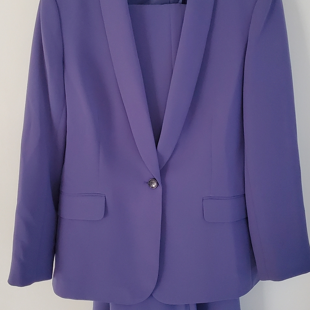 Women's suit